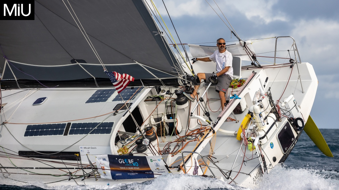 글로브40은 요트 한 척에 두 명씩 타는 세계일주 레이스