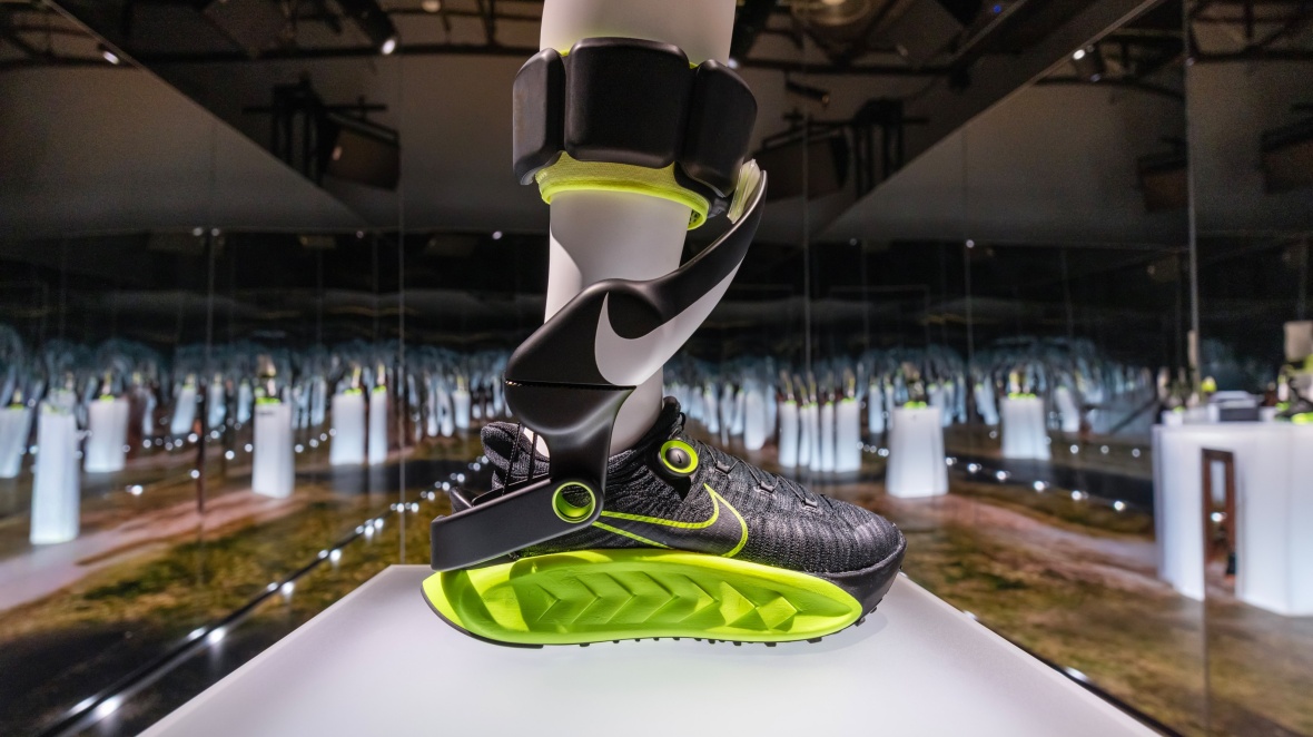 나이키가 발표한 로봇 동력 신발 프로젝트