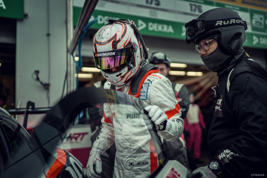 In endurance races, the car cannot be changed, but the drivers swap out every 2 to 3 hours. Driver Jongkyum Kim who competed in the 2024 24 Hours of Nürburgring for Hankook Competition.