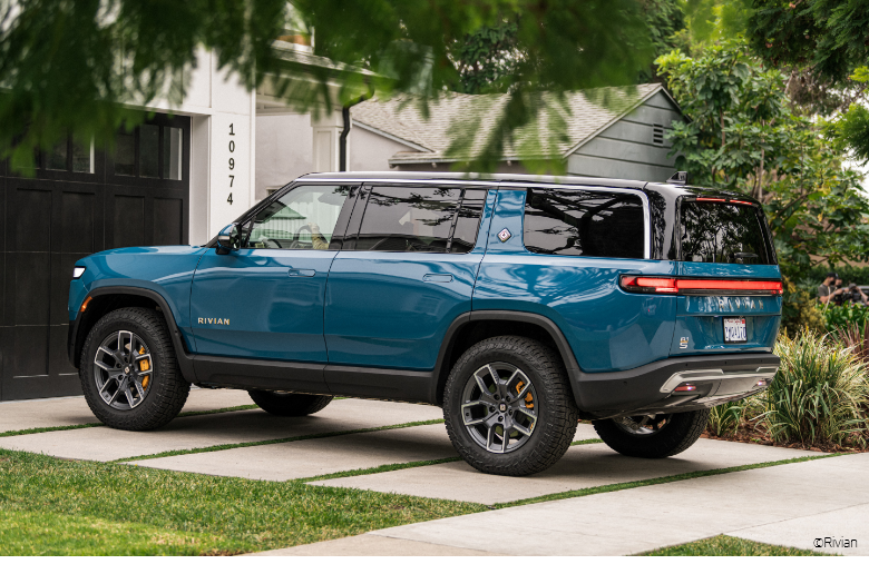 Hankook & Company – Just like the R1T launched in 2021, the R1S released in 2022 also offers options for a dual (2) motor or a quad (4) motor in accordance with the trim.