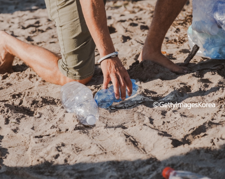 FREITAG introduces lightweight accessories made of recycled plastic bottles